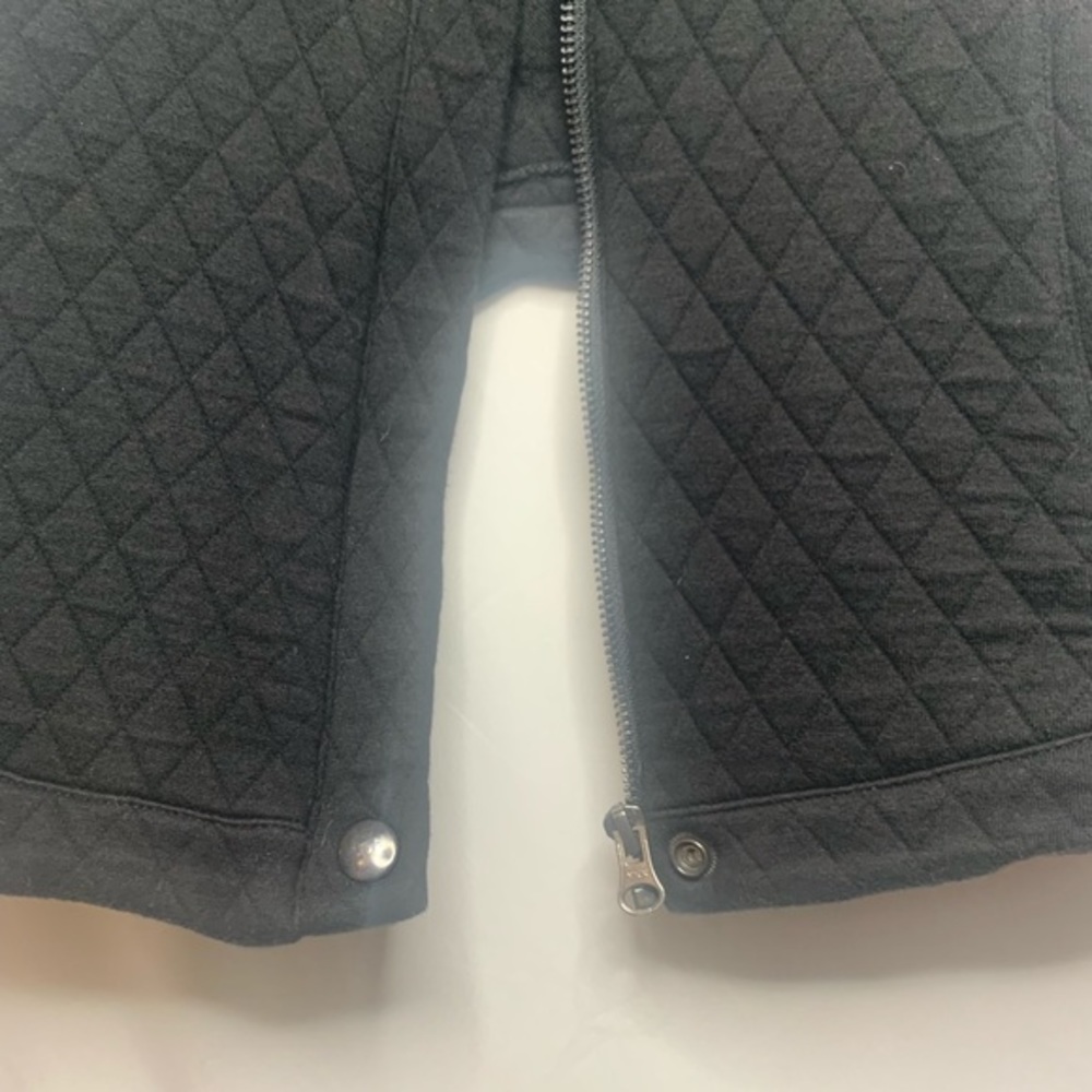 BELLA LUXX- Quilted Black Zip Up Vest - Picture 4 of 7
